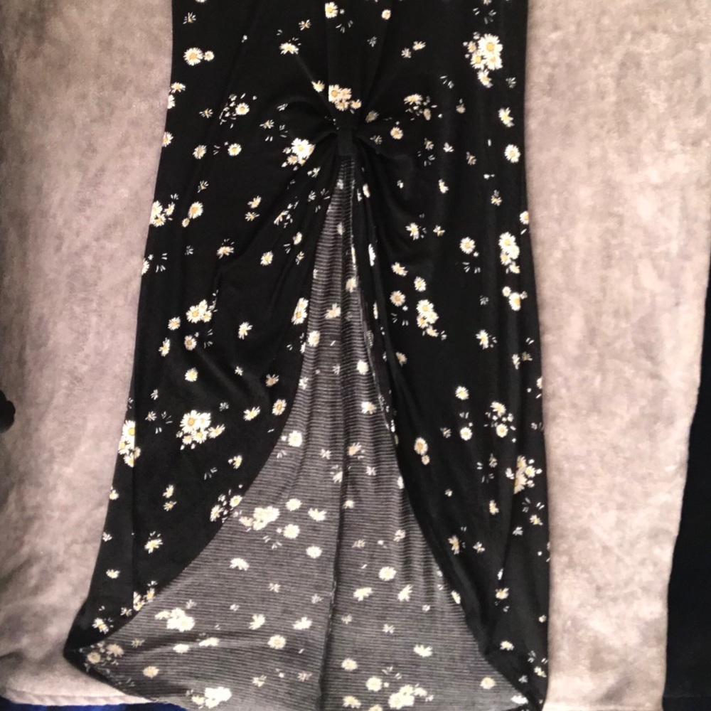 Size small - Picture 3 of 3